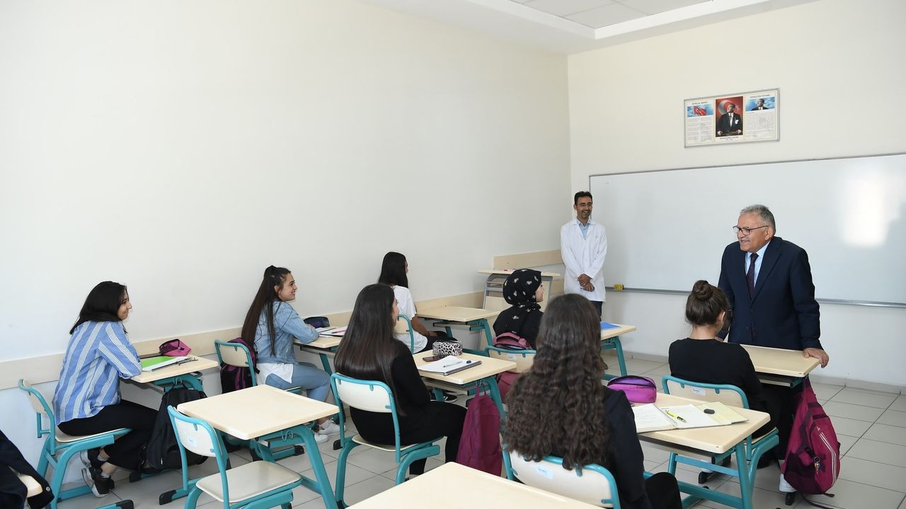 KAYMEK’ten Öğretmen ve KPSS Adaylarına Eğitim Desteği