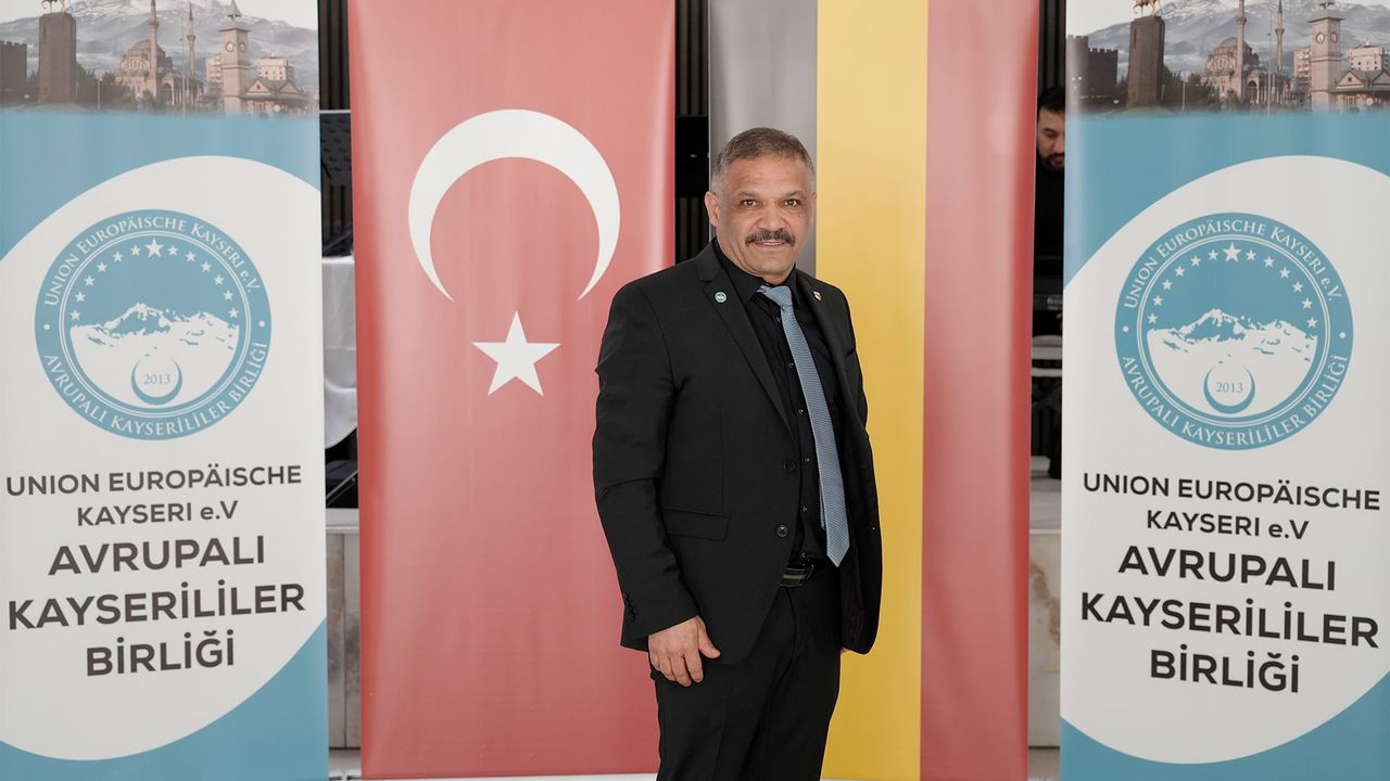 Ali Hızar Anneler Gününü Kutladı