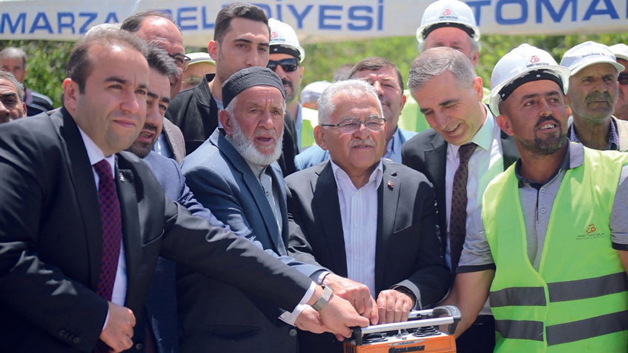 Tomarza’ya Yapılacak Yeni Caminin Çevre Düzenlemesini Büyükşehir Üstleniyor