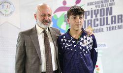 Kocasinan'ın Milli Gururunu Başkan Çolakbayrakdar Tebrik Etti