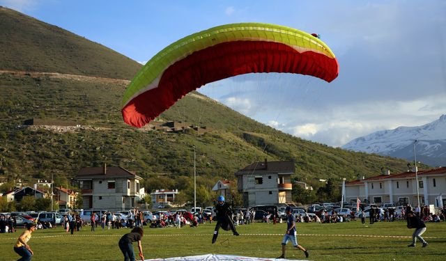 Yamaç Paraşütü İniş Alanı resmen iniş parkuru oldu