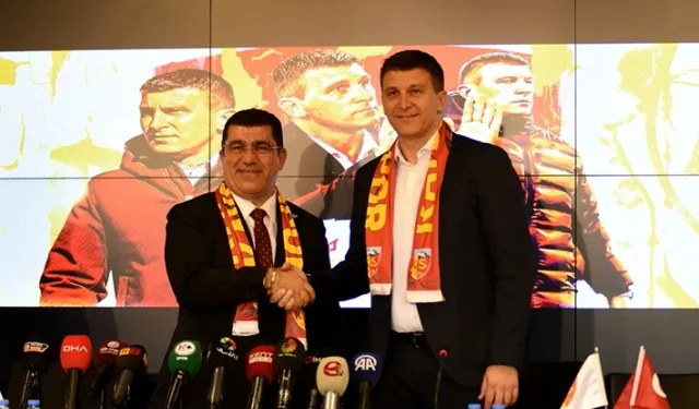 Kayserispor Yeni Teknik Direktörü Sergej Jakirovic İçim İmza Töreni Düzenledi