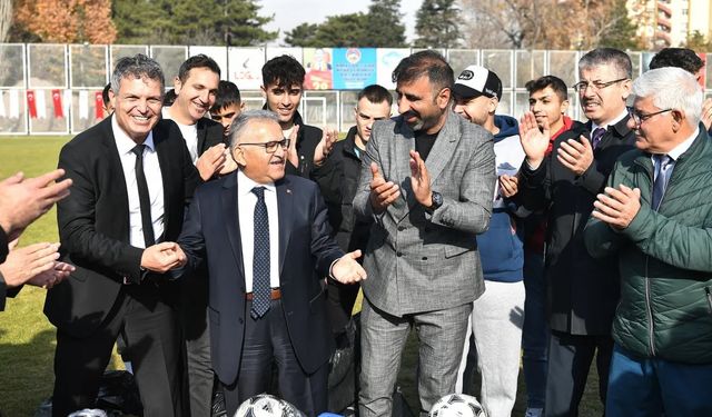 Büyükşehir Belediyesi’nden Kayseri Amatör Spor Kulüplerine Destek