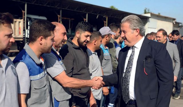 Palancıoğlu, Mesai Öncesi Personeliyle Bayramlaştı