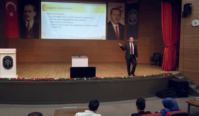 Melikgazi Personeline Protokol ve Davranış Eğitimi Verildi