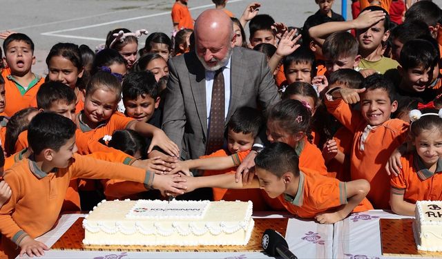 Başkan Çolakbayrakdar, Miniklerin Yüzünü Güldürdü