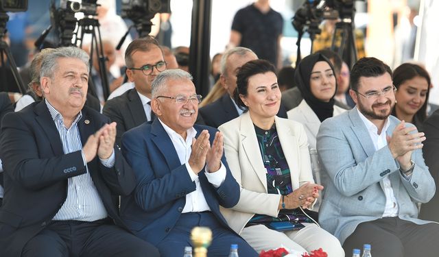 Gençlere Yönelik Büyüleyici ‘Mobil Dijital Gençlik Merkezi’ Açıldı