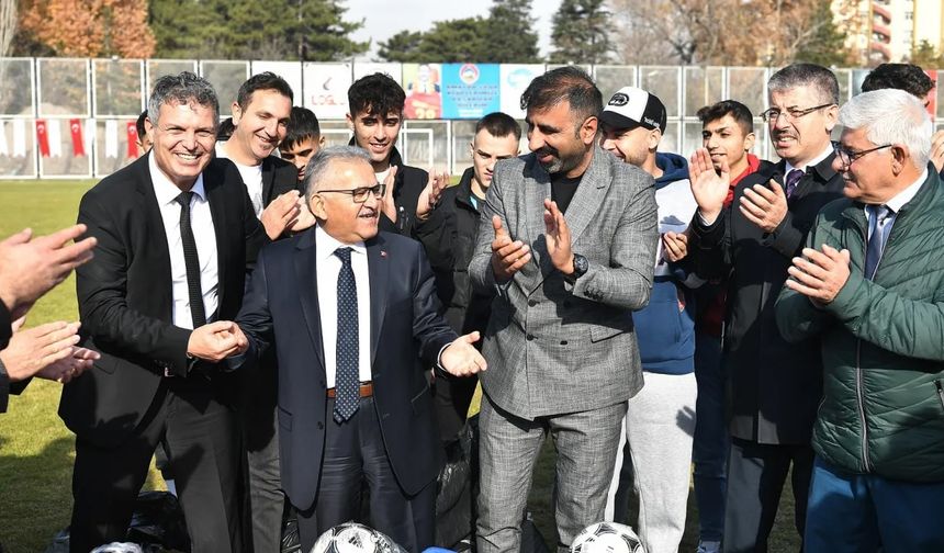 Büyükşehir Belediyesi’nden Kayseri Amatör Spor Kulüplerine Destek