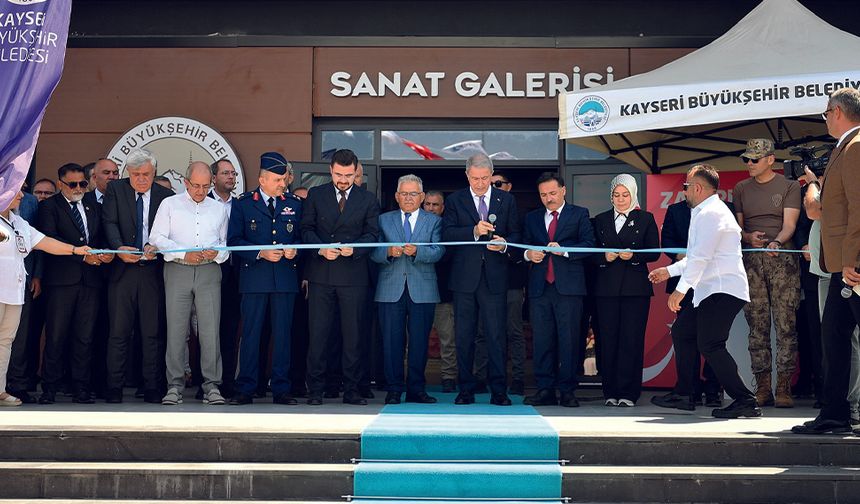Büyükşehir’de Milli Birlik ve Demokrasi Anısına Özel Sergi Açıldı