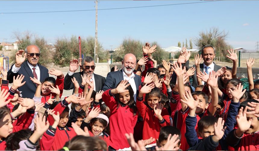 Kocasinan’da ‘Bir Dilim Mutluluk’ Projesi Çocuklara Neşe Getiriyor