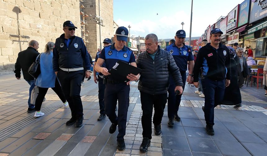 Büyükşehir Zabıtasına Esnaf ve Vatandaştan Tam Not