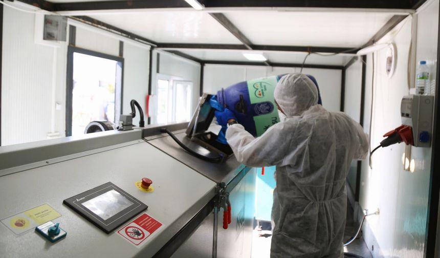 Yemek Atıkları Can Dostlara Mama Oluyor