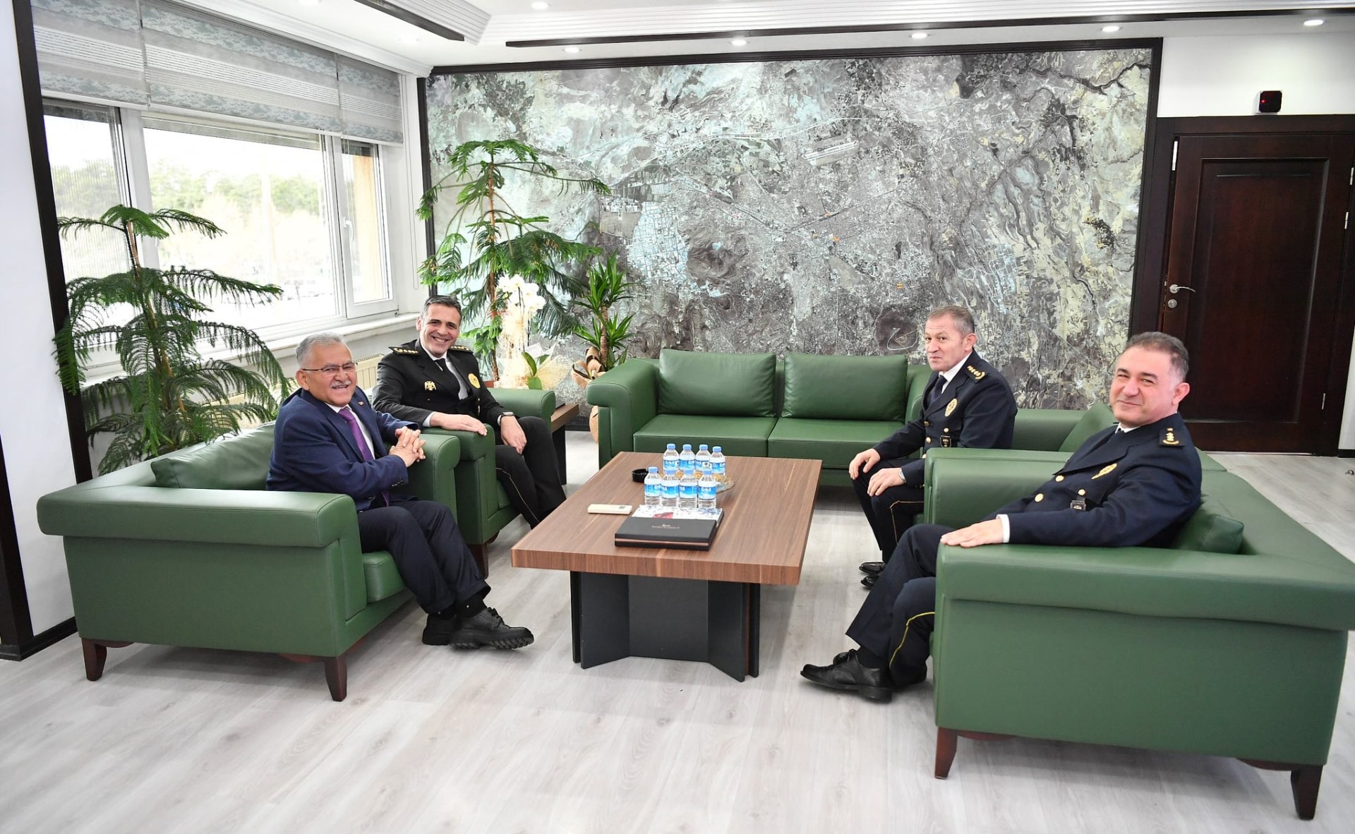 Büyükkılıç'tan Kayseri Emniyet Müdürlüğüne Ziyaret 1 Min