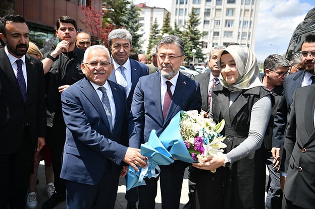 Bakan Yumaklı Kayseri Ziyareti Karşılaması Min