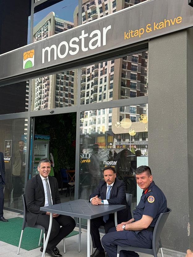 Vali Gökmen Çiçek Atanur Aydın Hakan Dedebağı Mostar Kafe Min-1