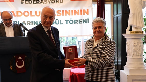 Anadolu Basını Çınarı Ödül Töreni Demet Öztürk