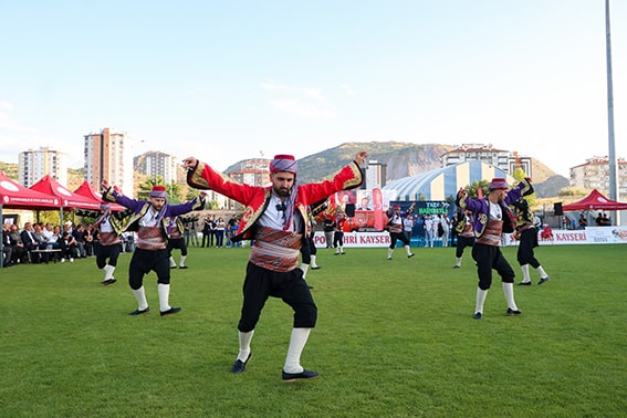 Vali Çiçek Erva Yaz Spor Okulu Açılışı (1)